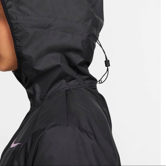 Nike Essential Water Repellent Hooded Run jacket - Picture 6 of 12